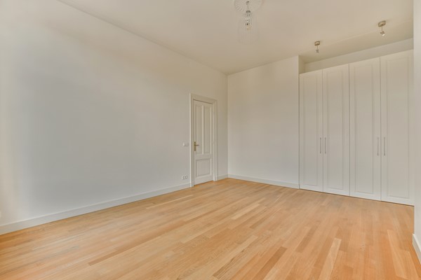Medium property photo - Van De Veldestraat 7-2, 1071 CW Amsterdam